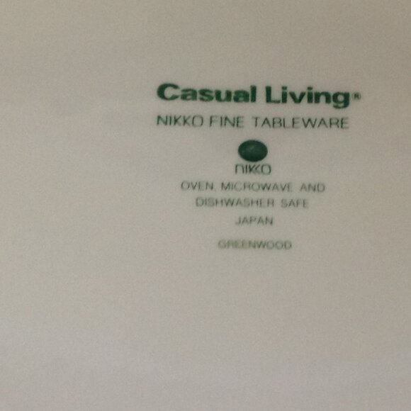 Set of 4 Nikko Greenwood China Dinner Plates - Picture 3 of 3